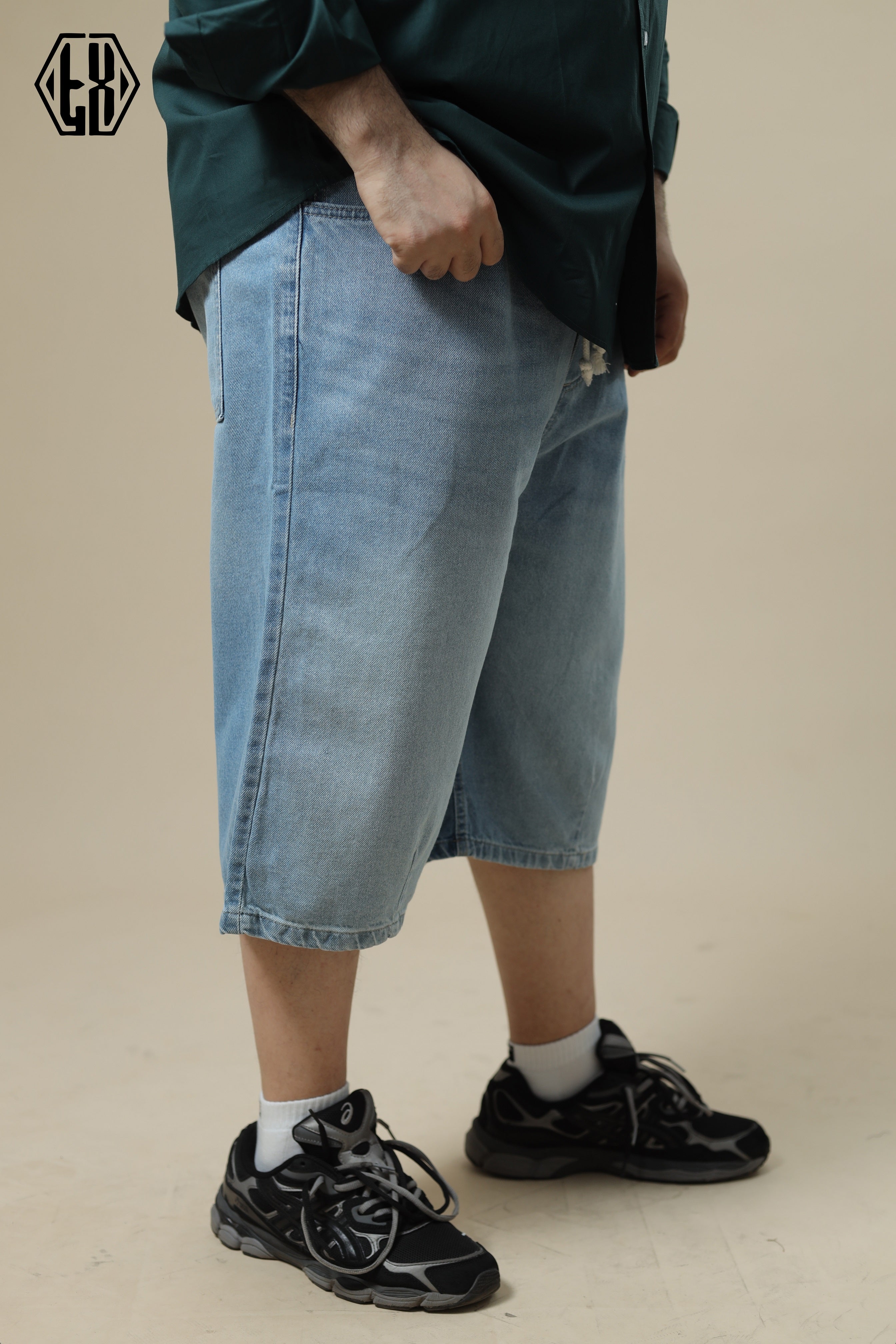 OVERSIZED DENIM SHORT Sky blue