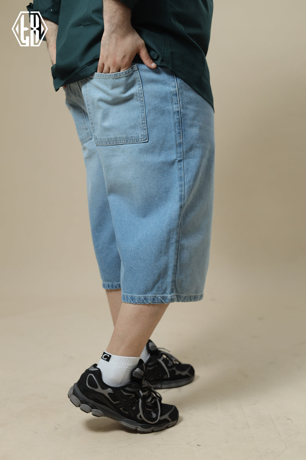 OVERSIZED DENIM SHORT Sky blue
