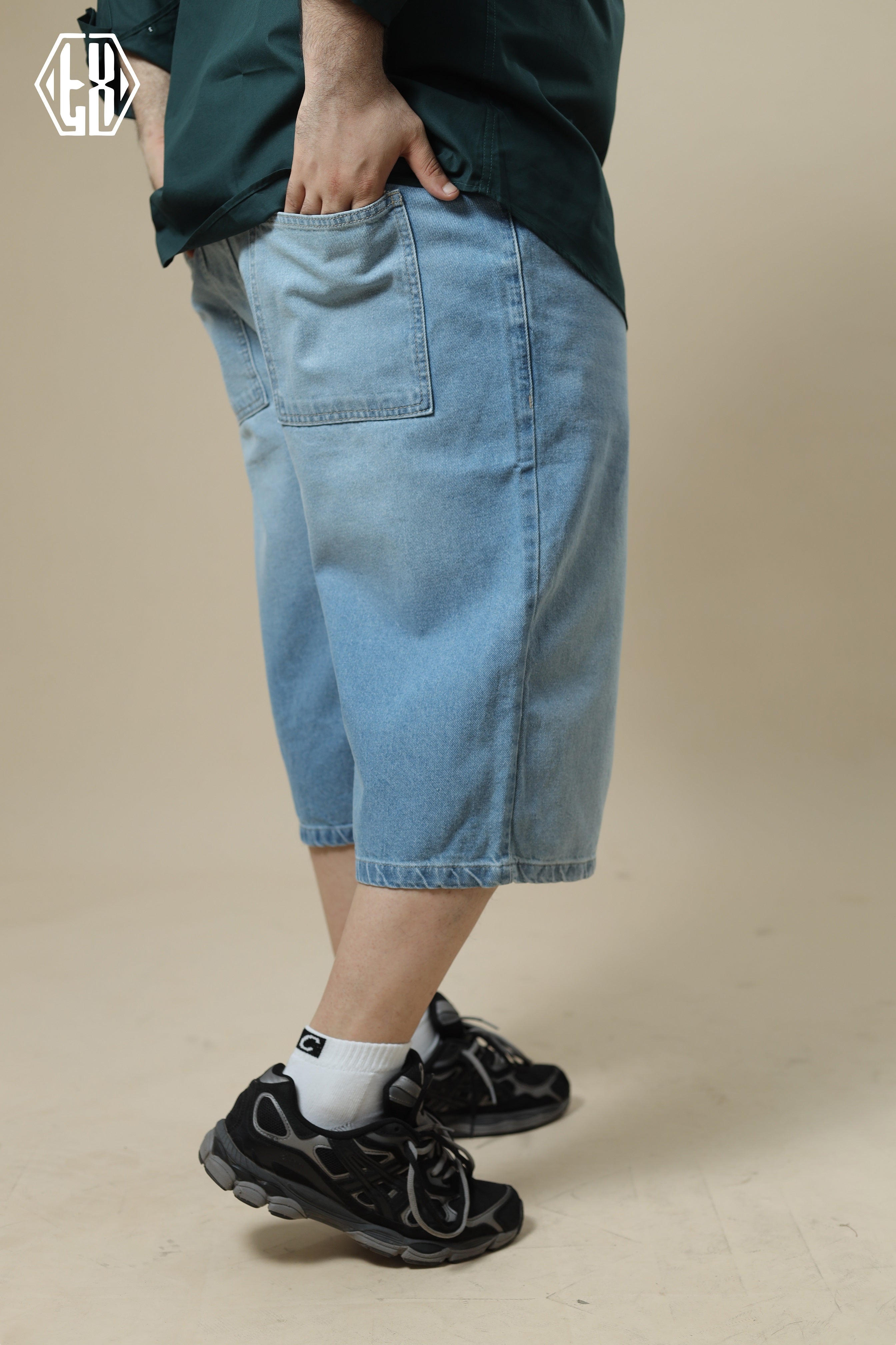 OVERSIZED DENIM SHORT Sky blue